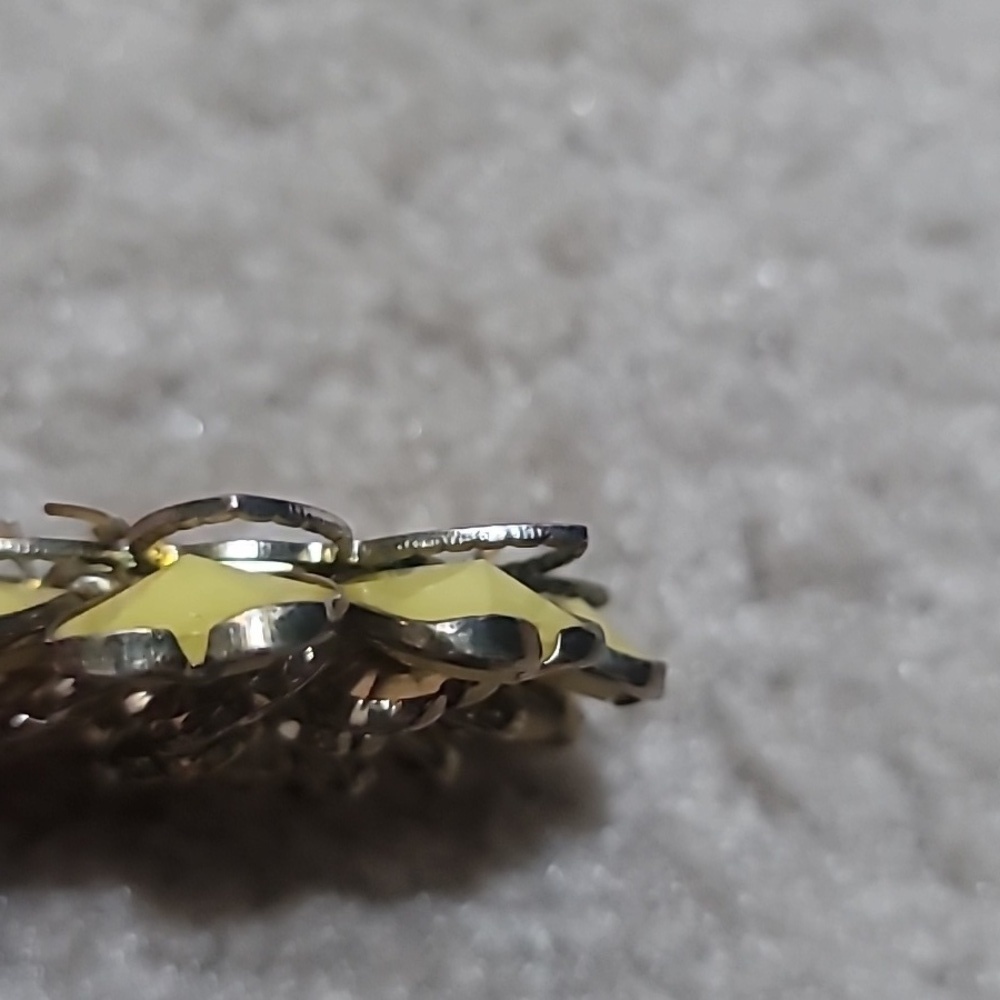 1950's Vintage Metal Flower - Picture 4 of 4